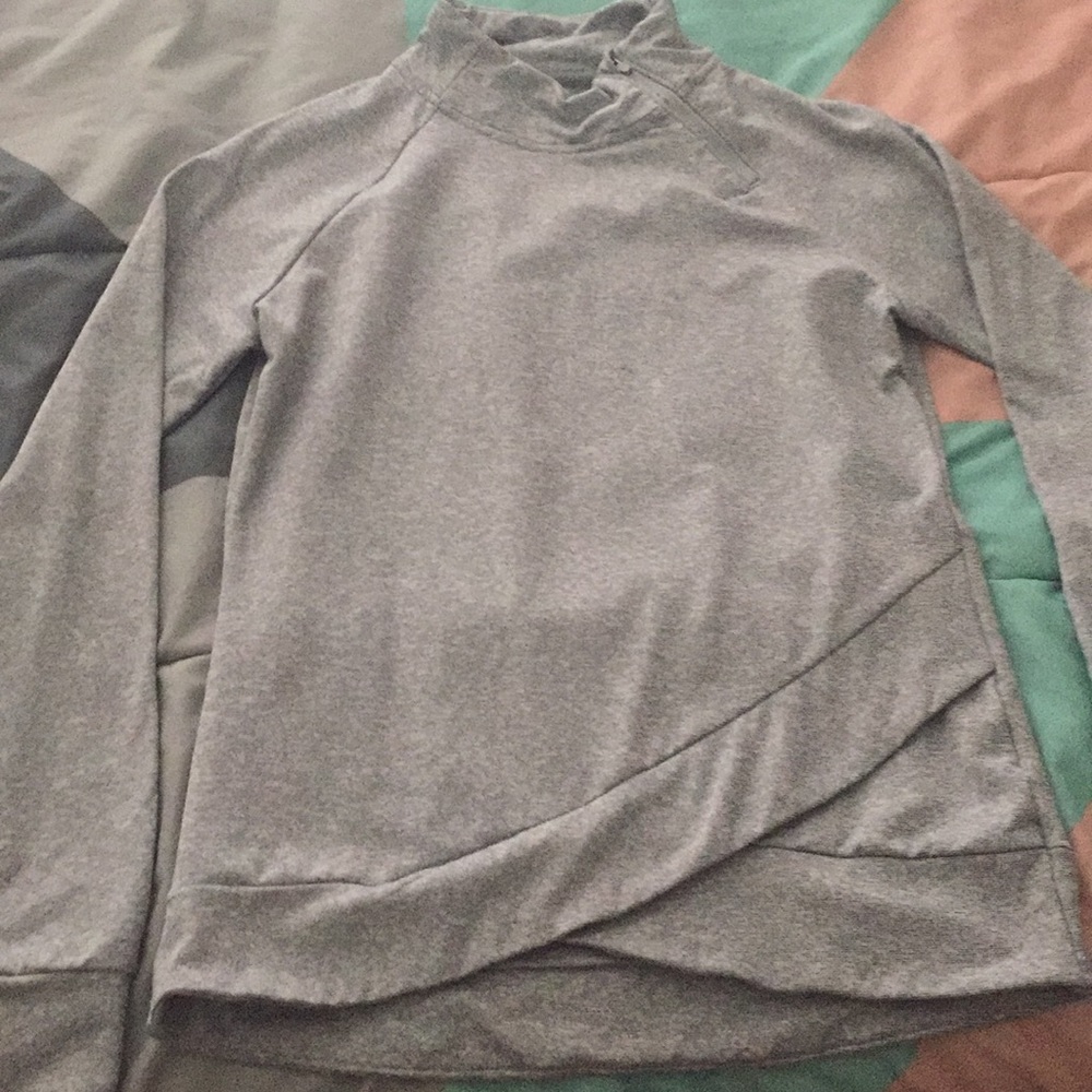 Cute MONDETTA Sports Sweatsurt w/ thumb holes